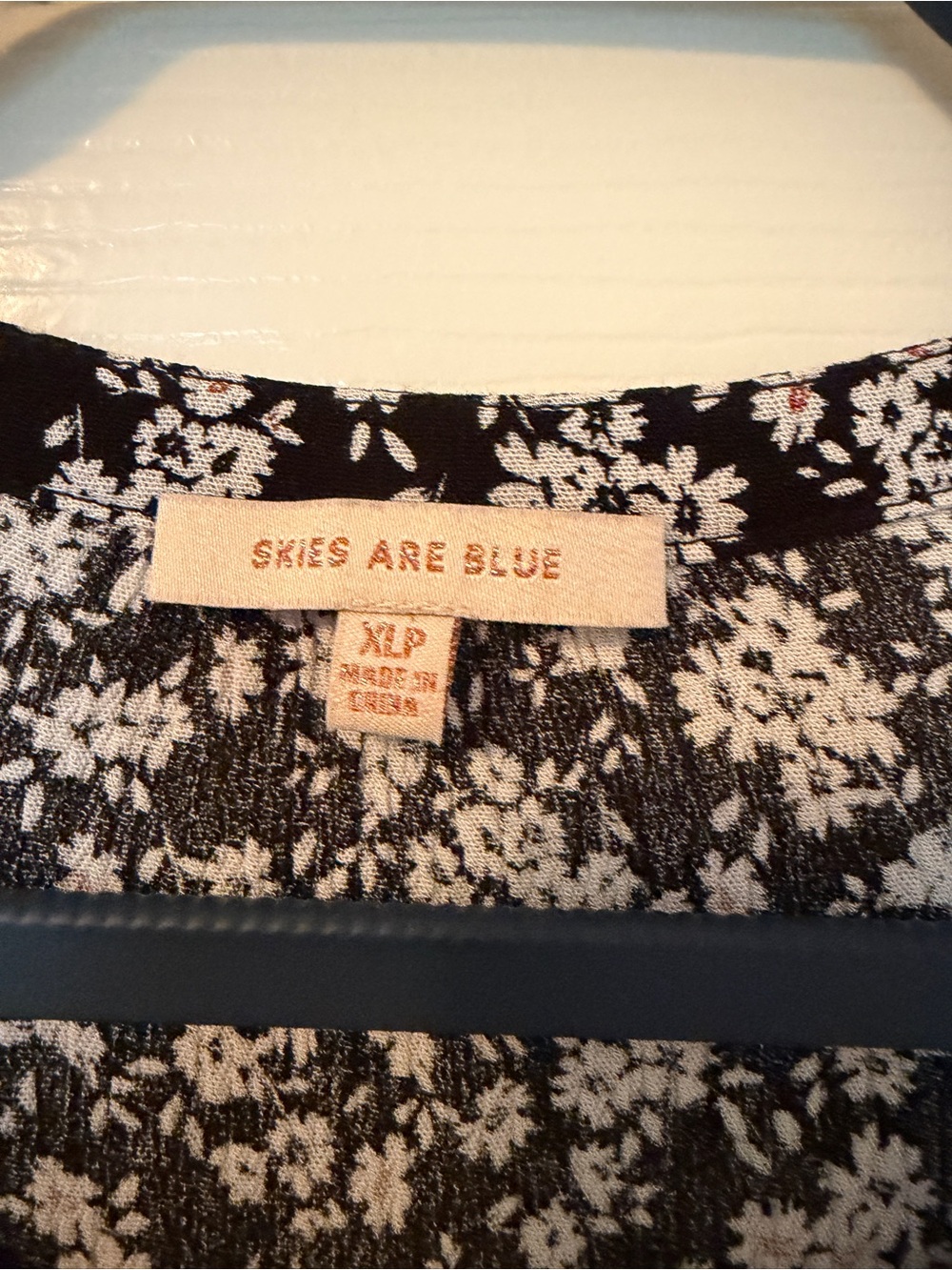 Skies Are Blue petite Black Floral V-Neck Top with White & Pink Accents - Picture 3 of 5